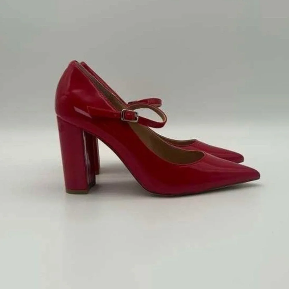 Steve Madden Malena Red Sandals -‎ Women's Size 7.5 - NIB